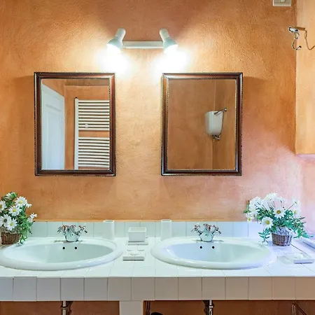 Villa Podere Pratovecchio 14&2, Emma *