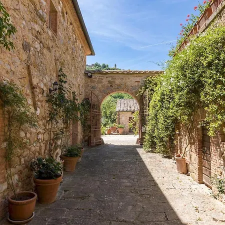 Podere Pratovecchio 14&2, Emma Villa *