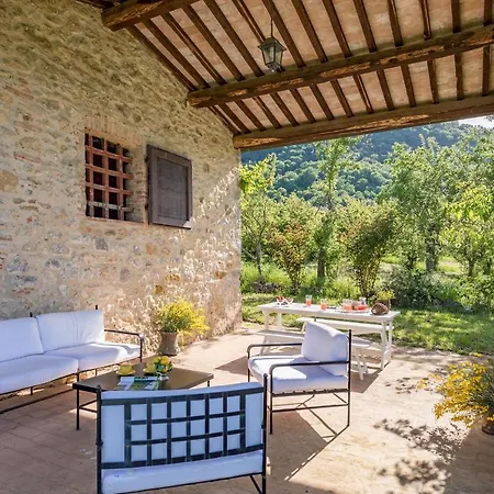 Villa Podere Pratovecchio 14&2, Emma